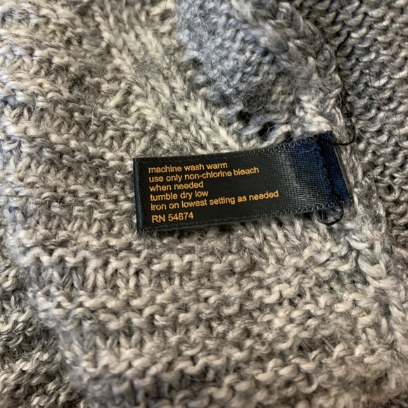 Outback Red sweater large grey cool design on back - Picture 4 of 6